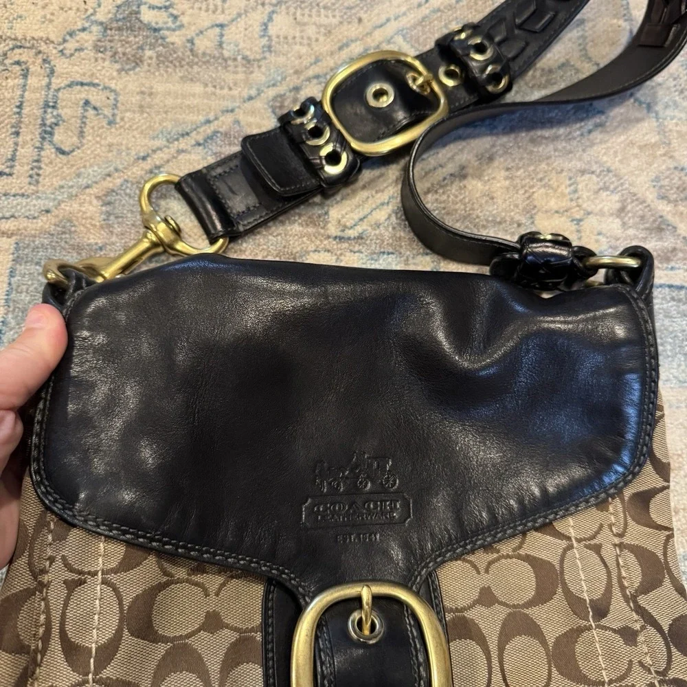 Y2K Coach Bleecker Signature Buckle Flap Shoulder Bag Messenger 2007 Vtg Coach